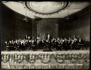 Orquesta completa en el escenario, Nueva York, 1911